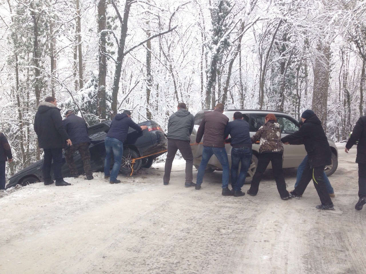 На горной дороге Ай-Петри занесло «не переобутый» автомобиль - Ялта-24 -  ВСЕ ГОРОДСКИЕ СОБЫТИЯ